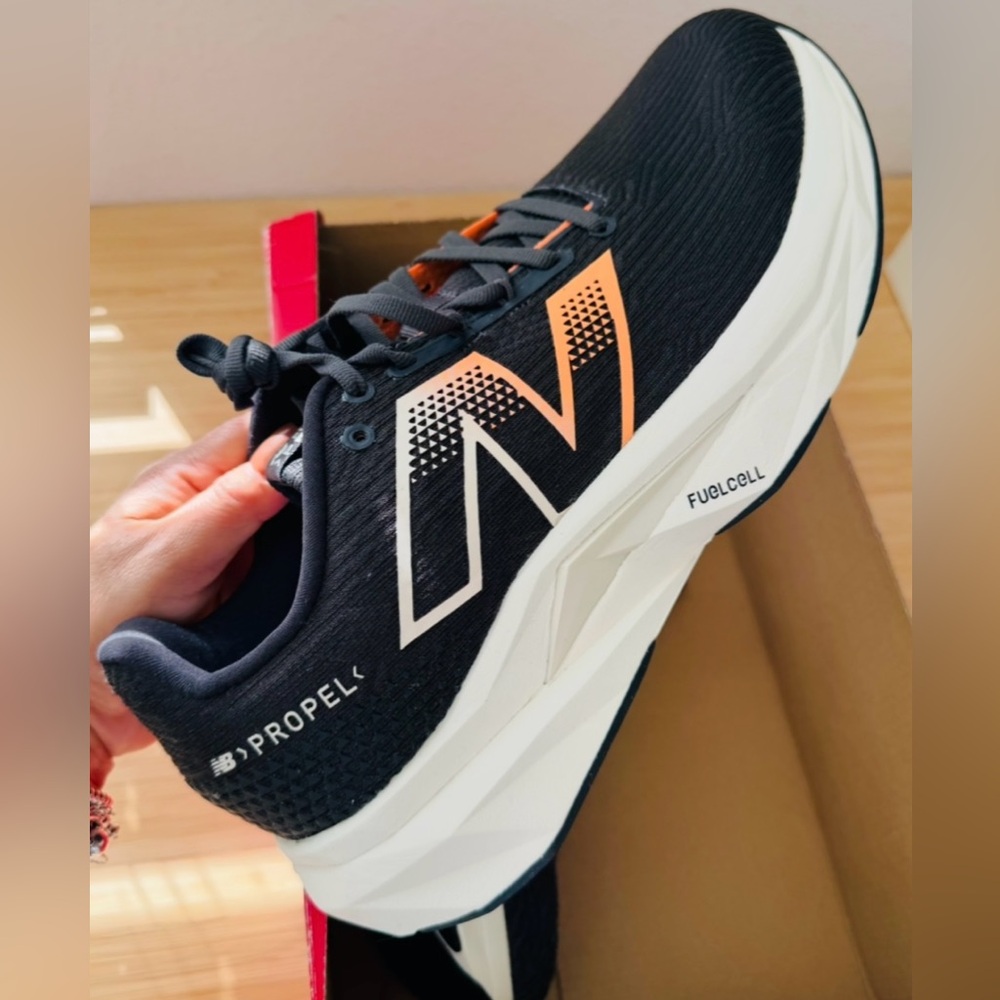 New Balance FuelCell Propel v5 Men’s Athletic Shoes Black 10.5